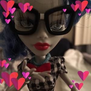 Meet your Posher, Yanira